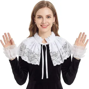 Set colletto finto in pizzo bianco e polsini rimovibili, accessorio in stile Lolita vintage.