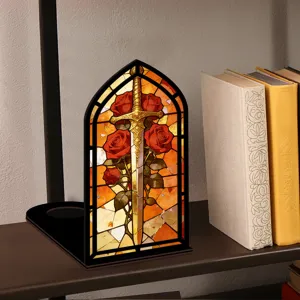 Luce notturna book nook in legno con design vetrata spada rosa, decorazione mensola libreria.