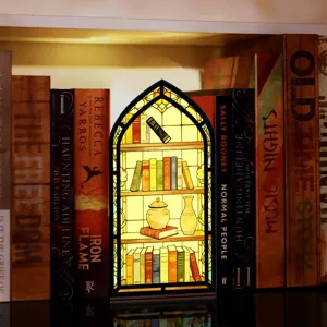 Inserto per mensola angolare in legno miniatura arco gotico luce notturna a LED decoro