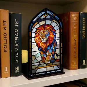 Inserto per libreria fermalibri in legno con design leone in vetro colorato e pratica luce notturna.