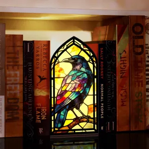 Luce notturna fermalibri con corvo in vetrata, lampada decorativa acrilica gotica.