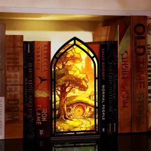 Inserto per libreria in legno con calda luce notturna LED, decorazione in miniatura.