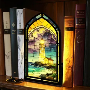 Luce notturna fermalibri faro in vetro colorato, inserto decorativo in legno.