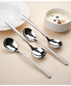 Roestvrijstalen lepels lange handgreep elegante dessert soeplepel voor keuken serviesgoed.