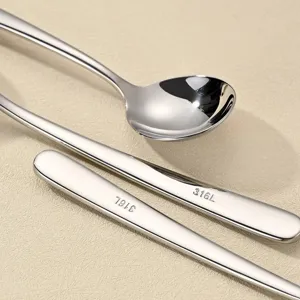 Ensemble de cuillère et couverts en acier inoxydable 316, design élégant et épais pour tous.