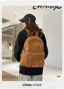 Vintage brauner Wildleder Rucksack für Damen, große Kapazität stylische Freizeittasche.
