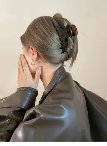Grote retro schildpad haarklem voor dames, elegante haai klem voor stijlvol haarstyling.