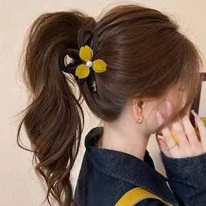 PC Resin Flower Pearl Hair Claw Large Medium Hair Clip Elegant French Vintage Hair Accessories For Women Girls Hair Styling