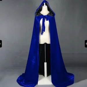 Cape à capuche en velours bleu roi, détail parfait pour Halloween, fête costumée et tenue d'hiver.