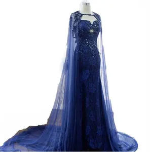Dunkelblauer Abendkleid Detail, Netz Cape Umhang Stickerei Brautkleid Detailansicht
