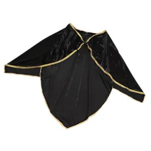 Vue détaillée de la courte cape de cosplay noire avec bordure dorée et attache.