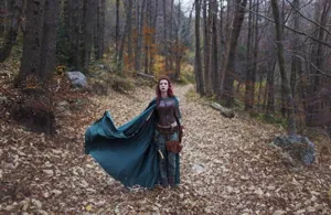 Detail view of the dark green cosplay cloak cape, perfect for stage performance and Halloween.