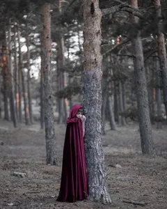 Long red velvet hooded cloak cape for women, perfect for Halloween, Christmas, or photography.