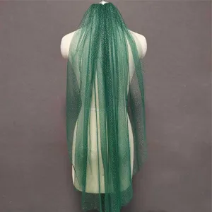 Donkergroene glitter tule bruidssluier detailtoont prachtig sprankelende korte stof.