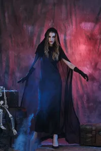 Black hooded cloak costume for Halloween party, vampire witch cosplay dress for adult women.