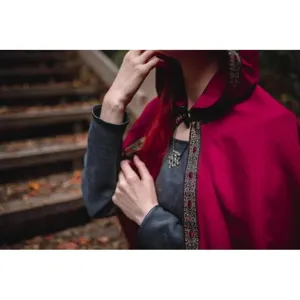 Medieval red hooded cloak retro lace cape women vintage cosplay costume for Halloween show