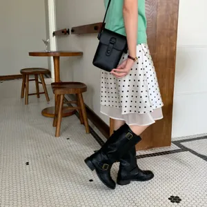 Élégant mini sac bandoulière en cuir style coréen pour femmes, petit sac de travail chic.