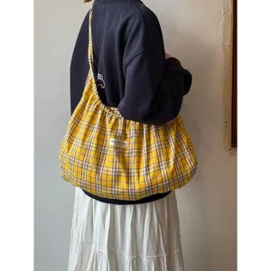 Korean vintage plaid slouchy tote bag for women, large capacity canvas casual shoulder bag.