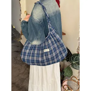 Korean style vintage plaid pleated tote bag for women, large capacity canvas shoulder bag casual.