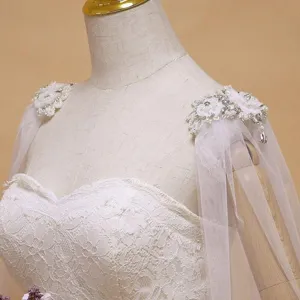 Prachtige bruids strass parel handgemaakte mesh cape kant wit ivoren trouwmantel detail
