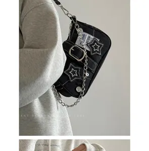 Bolso de hombro retro de mezclilla negra para mujer, parches de estrellas y cadena.