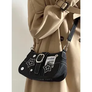 Bolso de hombro vintage de mezclilla negra con parches de estrellas y botones chic