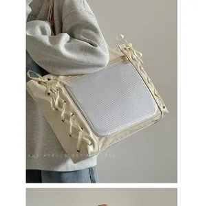 Grosse Tragetasche mit Schleifen und durchsichtiger Netztasche vorne, süße Freizeittasche.