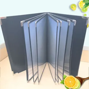 Detailansicht der schwarzen Leder Restaurant Speisekarte mit transparenten Einstecktaschen.