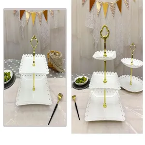 Détails du présentoir à gâteaux et fruits à 3 étages en plastique de style européen pour fêtes.