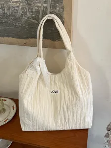 Lässige große Canvas Schulter-Tragetasche mit Spitzenband, stilvolle Alltagstasche für Damen.