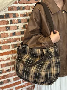 Retro japanische karierte Segeltuch Umhängetasche für Damen, große Kapazität Pendeln Tasche.