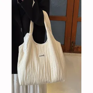 Große weiße Segeltuch-Tragetasche, koreanischer Stil plissierte lässige Umhängetasche für Damen.