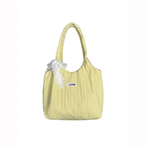 Große lässige Stepp-Stofftasche für Damen, einfache Umhängetasche mit hübscher Spitzenschleife.