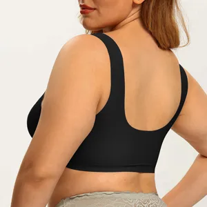 Dettaglio reggiseno nero taglia forte senza ferretto, design schiena U senza cuciture.
