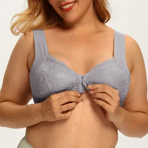 Reggiseno in pizzo taglie forti con chiusura frontale, senza ferretto e schiena a U.