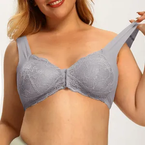 Reggiseno donna taglie forti in pizzo senza ferretto con chiusura frontale e dettaglio.