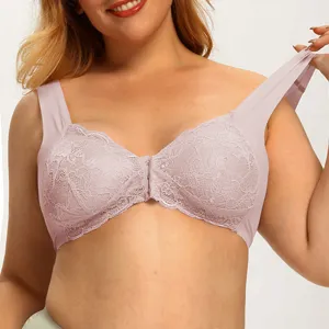 Comodo reggiseno in pizzo senza ferretto taglie forti con chiusura anteriore e spalline.
