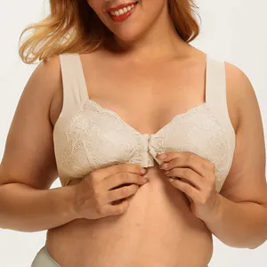 Reggiseno in pizzo con chiusura frontale dettaglio, design senza ferro per il comfort quotidiano.