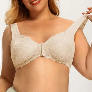 Reggiseno taglie forti senza ferretto con chiusura frontale in pizzo e comfort quotidiano.