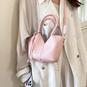 Trendy woven leather bucket handbag for women, stylish single shoulder crossbody summer bag.