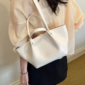 Womens PU Leather Large Capacity Shoulder Bag Casual Commuter Tote Bucket Bag Elegant Daily Handbag Purse