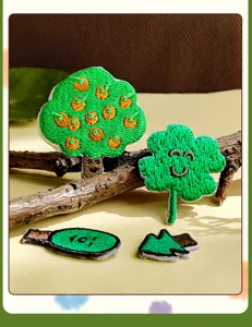 Koreanischer Cartoon Stickerei Patch Pflanze Baum Klee Kleidung Zubehör DIY Detailansicht