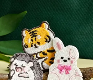 Cute cartoon animal embroidery patches, DIY embroidered appliques for clothing repair & bags.