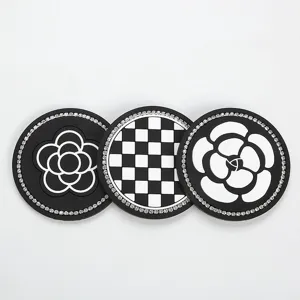 Set de sous-verres de voiture strass noirs blancs silicone motif floral camélia tasse