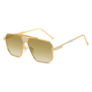 Lunettes de soleil pour homme de luxe dorées avec verres dégradés et détails élégants.