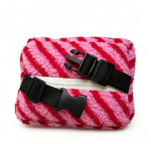 Boite a mouchoirs de voiture en peluche rayee rose, support suspendu doux avec boucles.