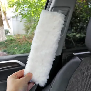 Coussin epaule de ceinture de securite voiture en peluche blanche douce accessoire auto
