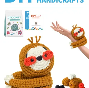 Kit de ganchillo para principiantes con hilo y perezoso, ideal para manualidades DIY.