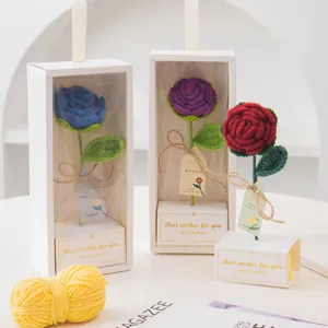 Boîte cadeau de roses au crochet faites à la main bouquet éternel romantique pour amie
