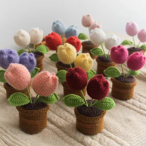 Pianta in Vaso di Rosa Tulipano in Filato di Lana Lavorata a Maglia Fatta a Mano Decorazione per la Casa